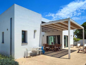 New villa at 300m from the sea with very big garden and a barbecue